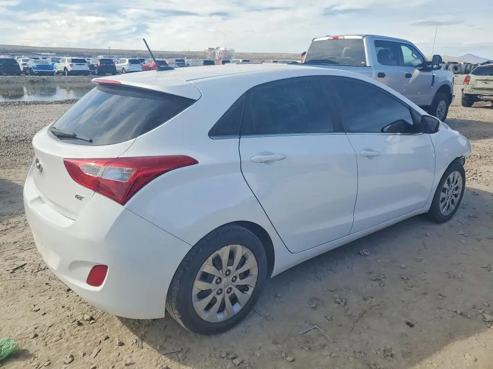 2017 HYUNDAI ELANTRA GT BASE  