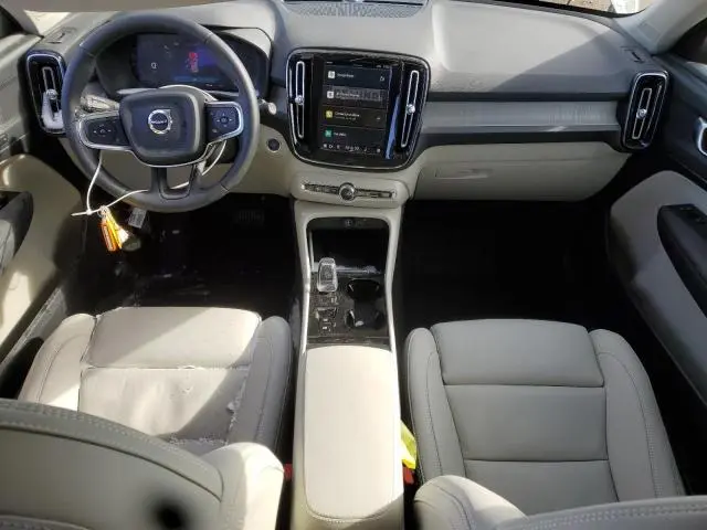 2025 VOLVO XC40 PLUS  