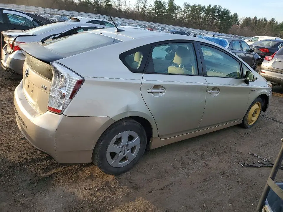 2010 TOYOTA PRIUS III  