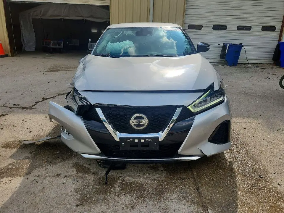 2021 NISSAN MAXIMA SV  