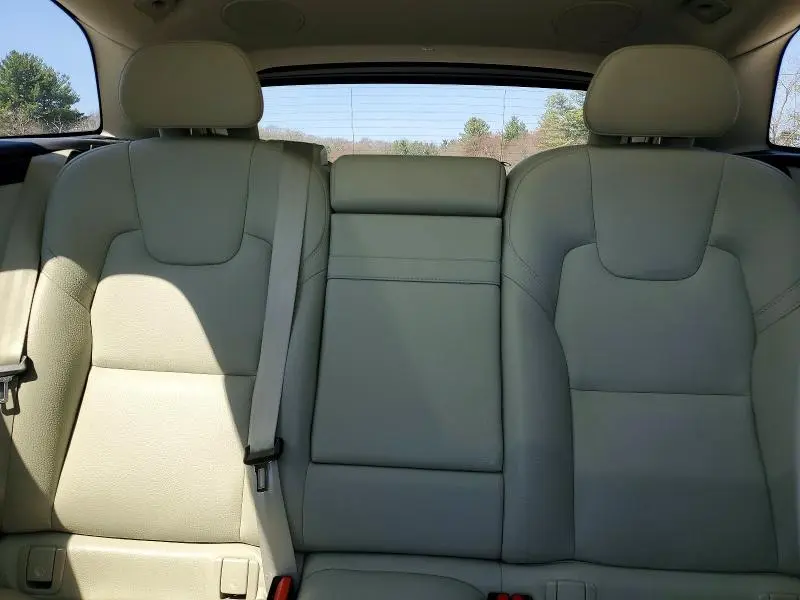 2019 VOLVO XC60 T5  