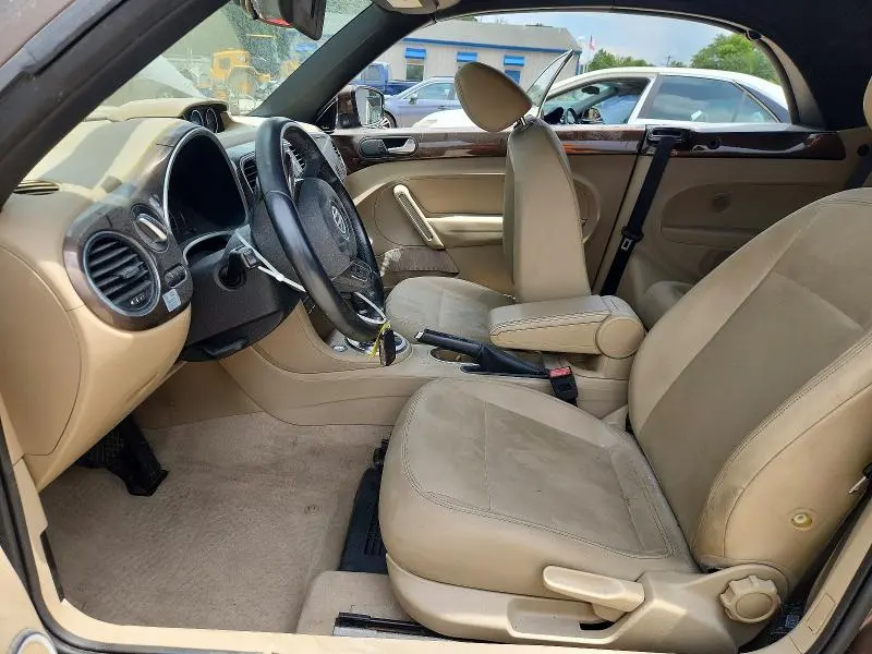 2013 VOLKSWAGEN BEETLE   
