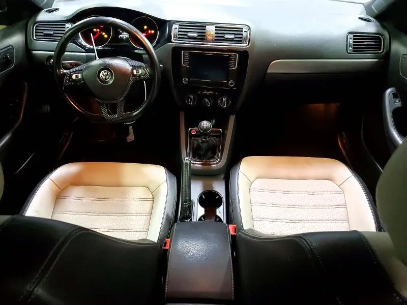 2016 VOLKSWAGEN JETTA SPORT  