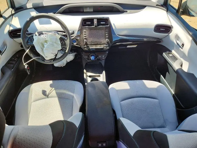 2021 TOYOTA PRIUS LE  