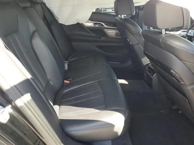 2020 BMW 750 XI  