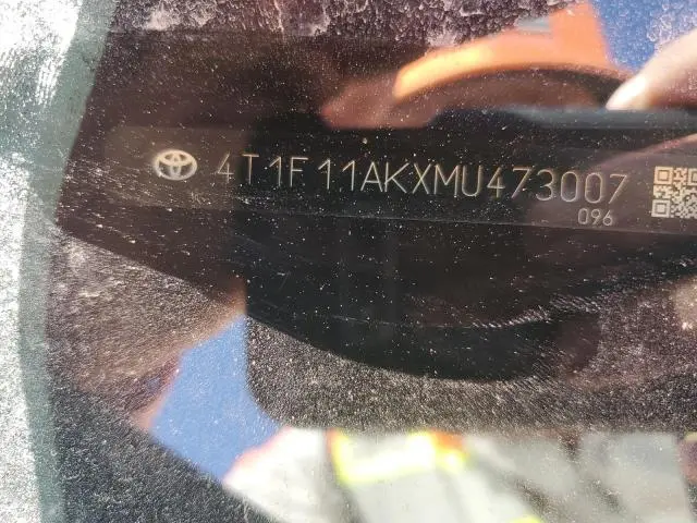 2021 TOYOTA CAMRY XLE  