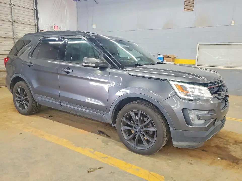 2017 FORD EXPLORER XLT  