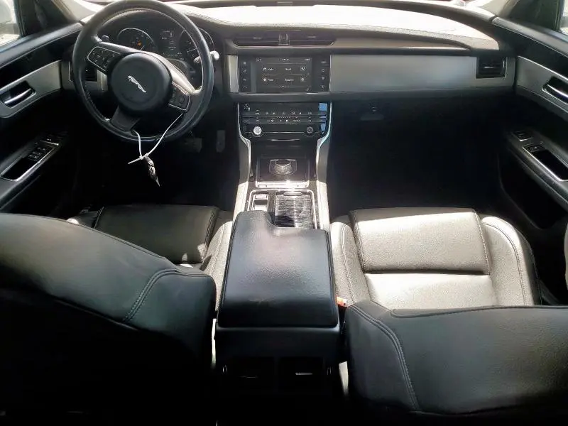 2016 JAGUAR XF PREMIUM  