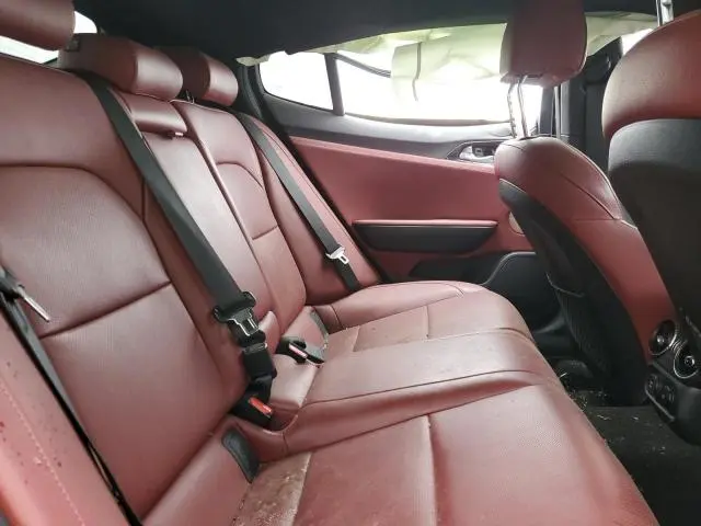 2022 KIA STINGER GT LINE  