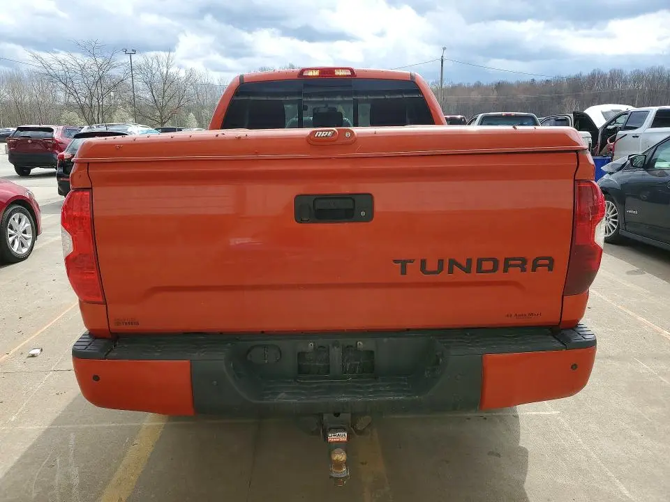 2017 TOYOTA TUNDRA SR5  