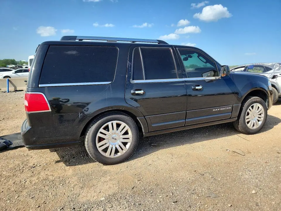 2011 LINCOLN NAVIGATOR   
