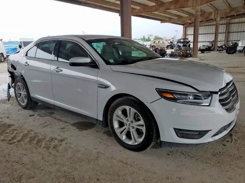2018 FORD TAURUS SEL  