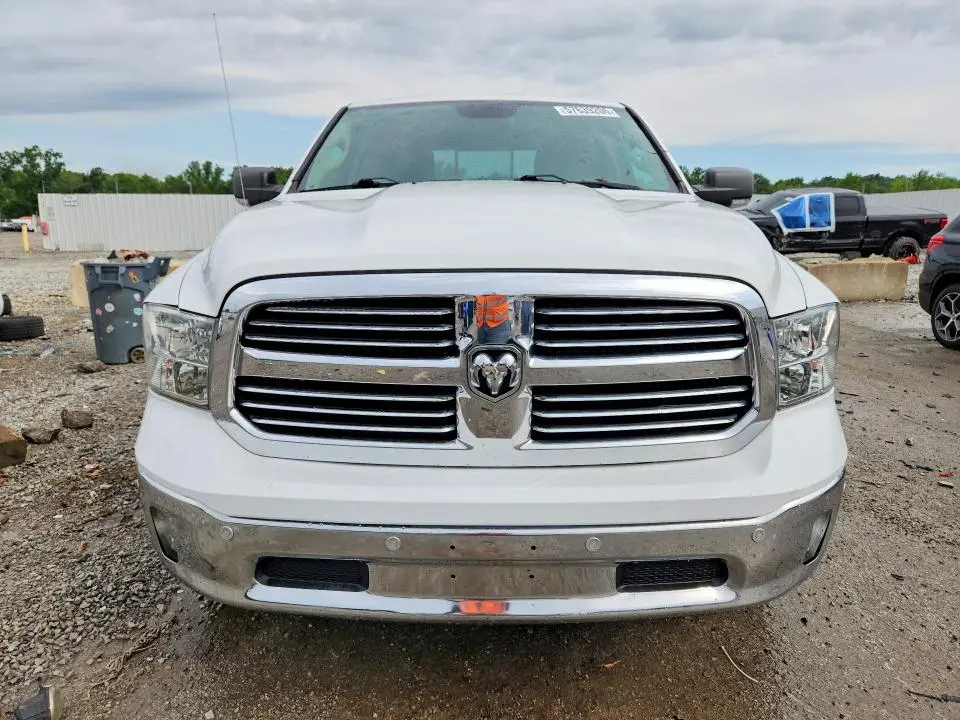 2017 RAM 1500 SLT  