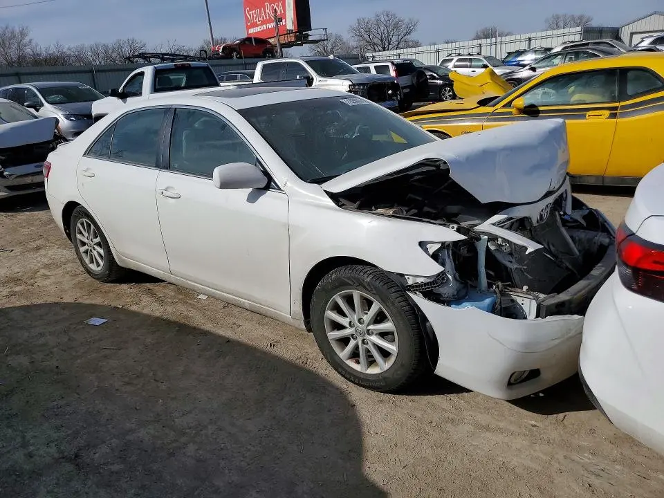 2010 TOYOTA CAMRY SE  