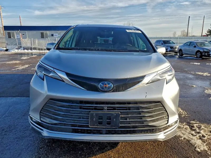 2023 TOYOTA SIENNA LIMITED  