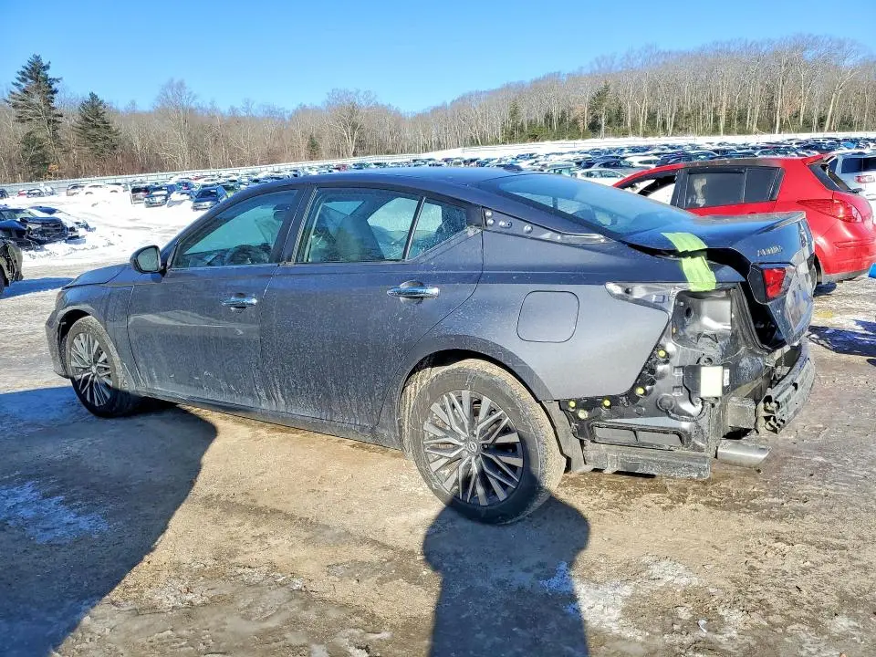 2024 NISSAN ALTIMA SV  