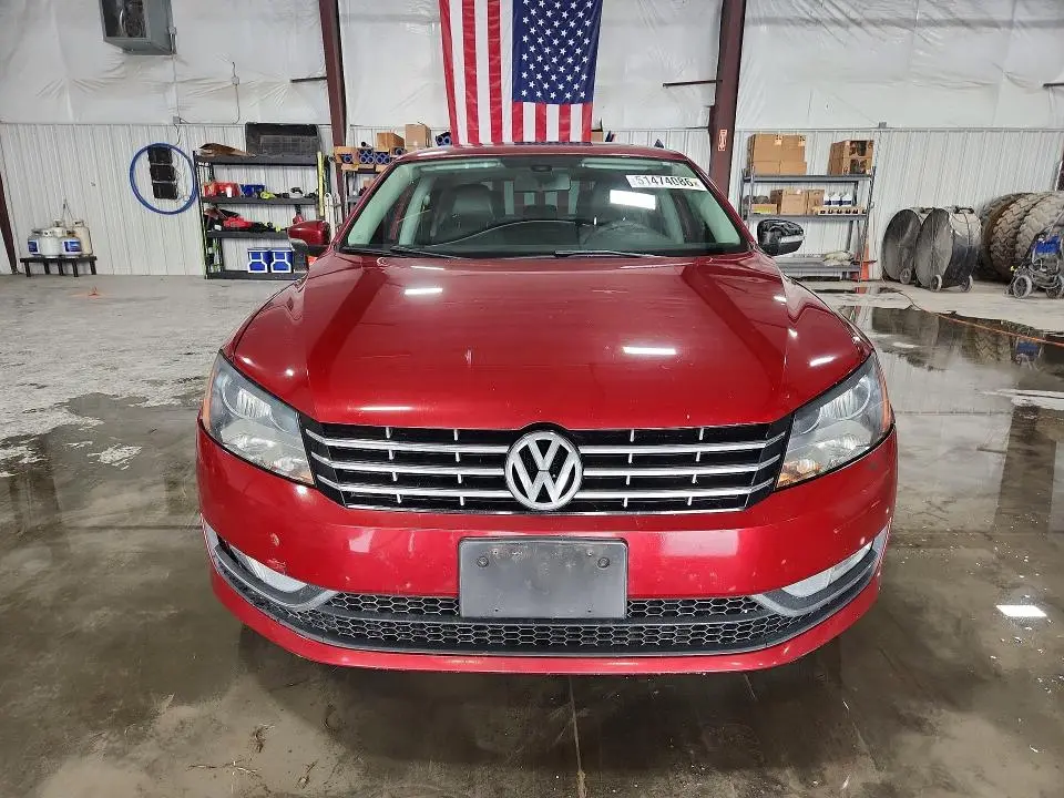 2015 VOLKSWAGEN PASSAT SE  