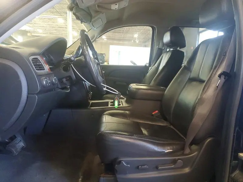 2011 CHEVROLET SUBURBAN K1500 LT  