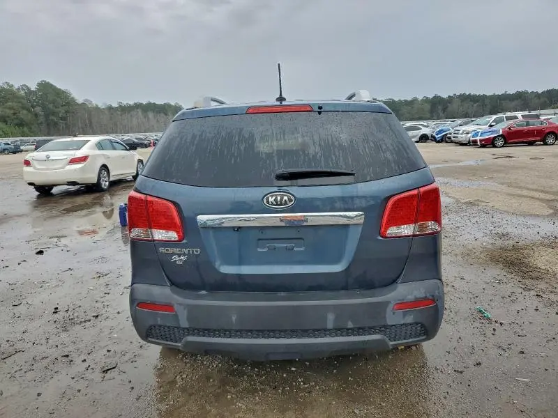2011 KIA SORENTO BASE  