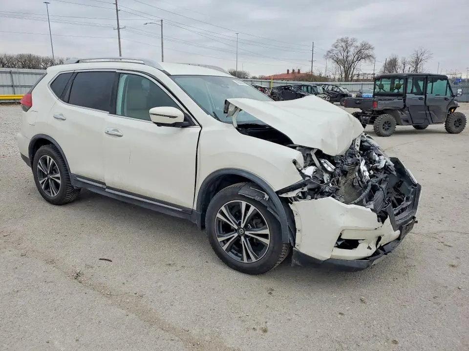 2017 NISSAN ROGUE SL  