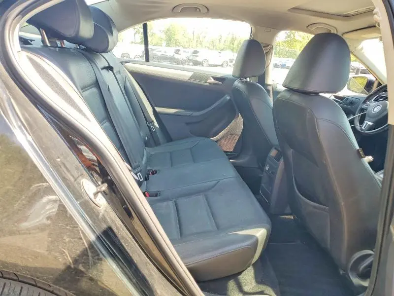 2011 VOLKSWAGEN JETTA SEL  