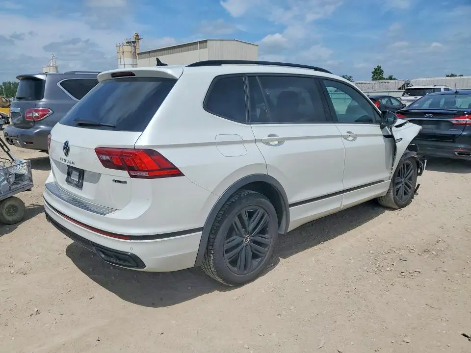 2022 VOLKSWAGEN TIGUAN SE R-LINE BLACK  