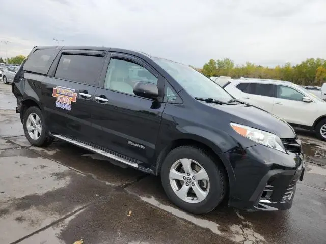 2020 TOYOTA SIENNA L  