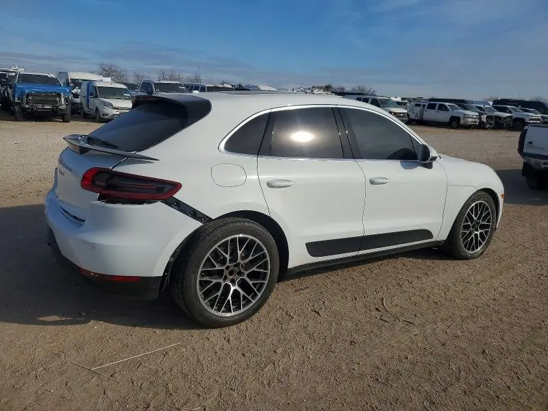 2016 PORSCHE MACAN S  