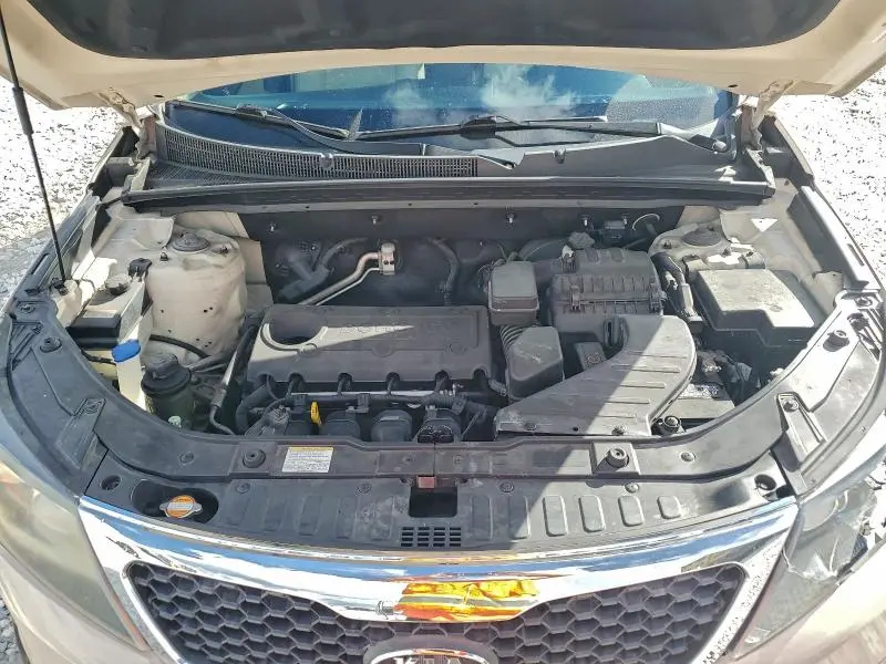 2011 KIA SORENTO BASE  