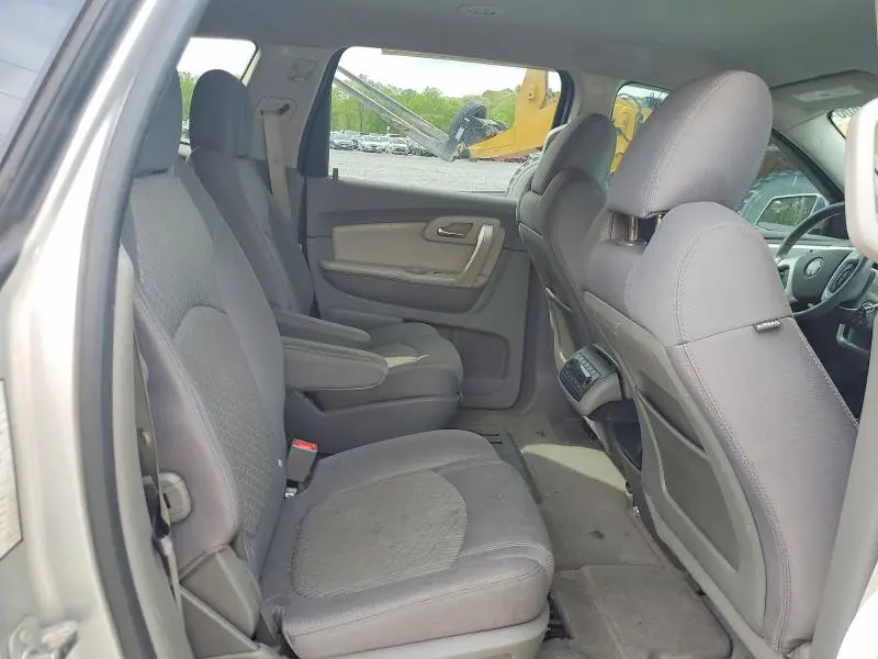 2011 CHEVROLET TRAVERSE LT  