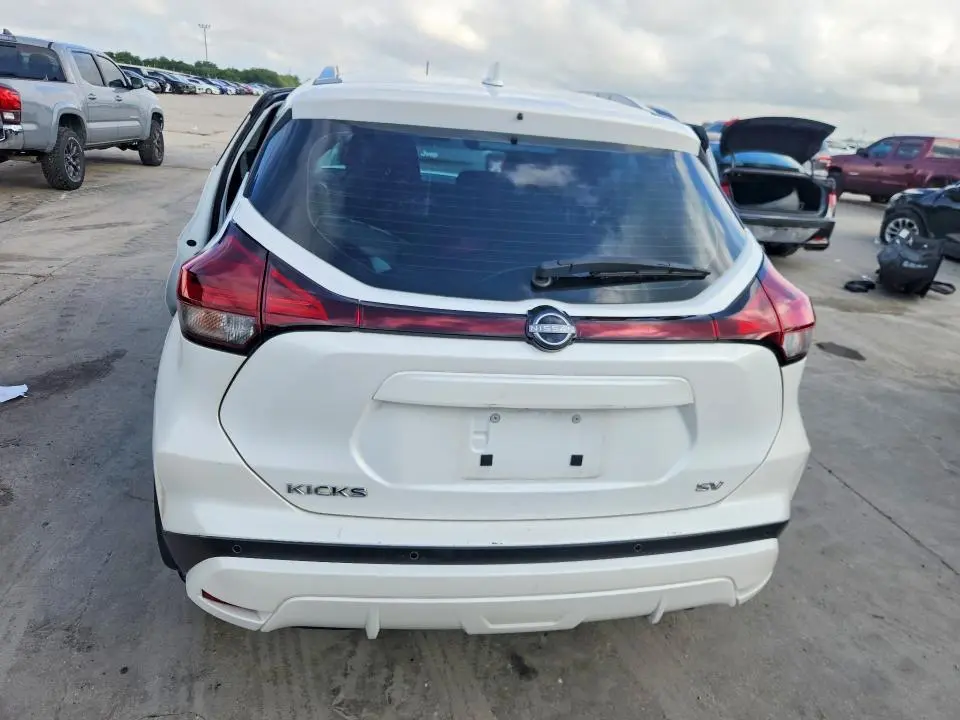 2023 NISSAN KICKS SV  