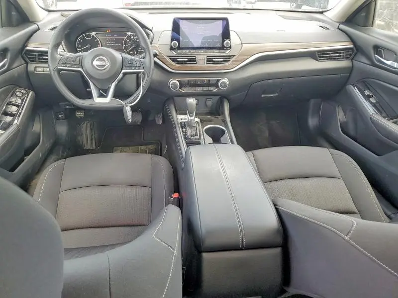 2023 NISSAN ALTIMA SV  