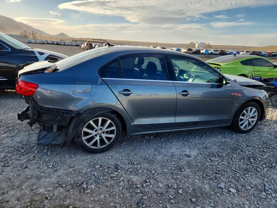 2013 VOLKSWAGEN JETTA SE  