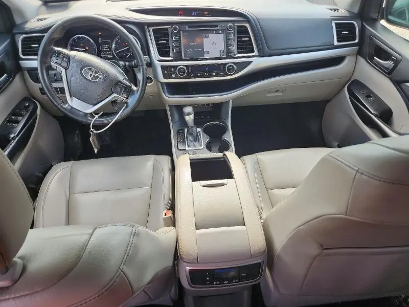 2019 TOYOTA HIGHLANDER XLE  
