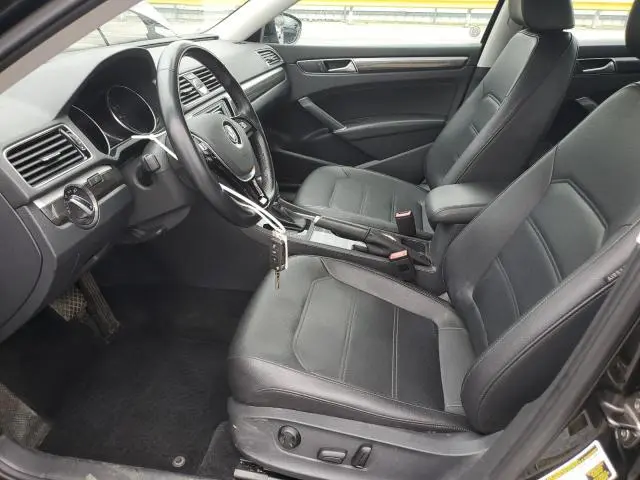 2016 VOLKSWAGEN PASSAT SE  