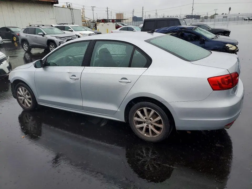 2013 VOLKSWAGEN JETTA SE  