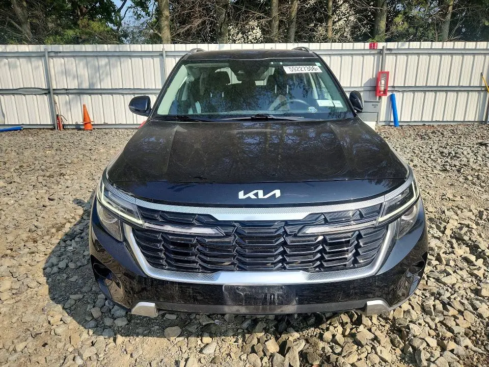 2024 KIA SELTOS S  
