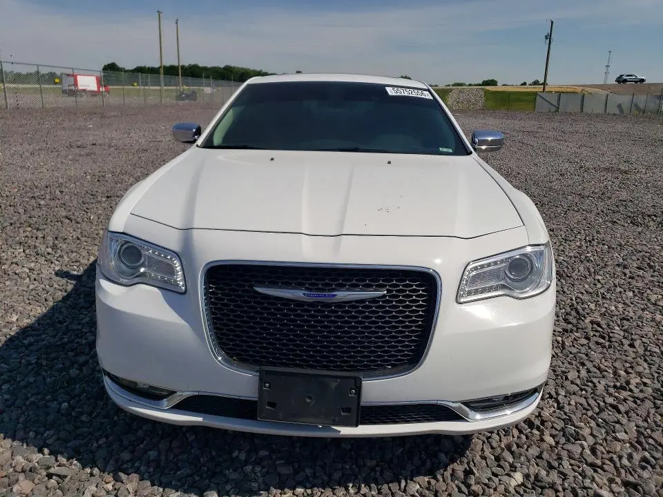 2019 CHRYSLER 300 LIMITED  