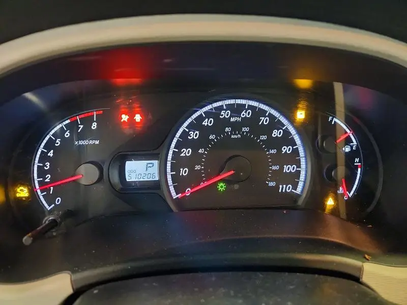 2011 TOYOTA SIENNA LE  