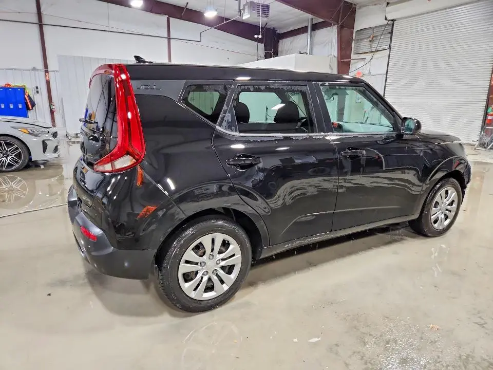 2022 KIA SOUL LX  