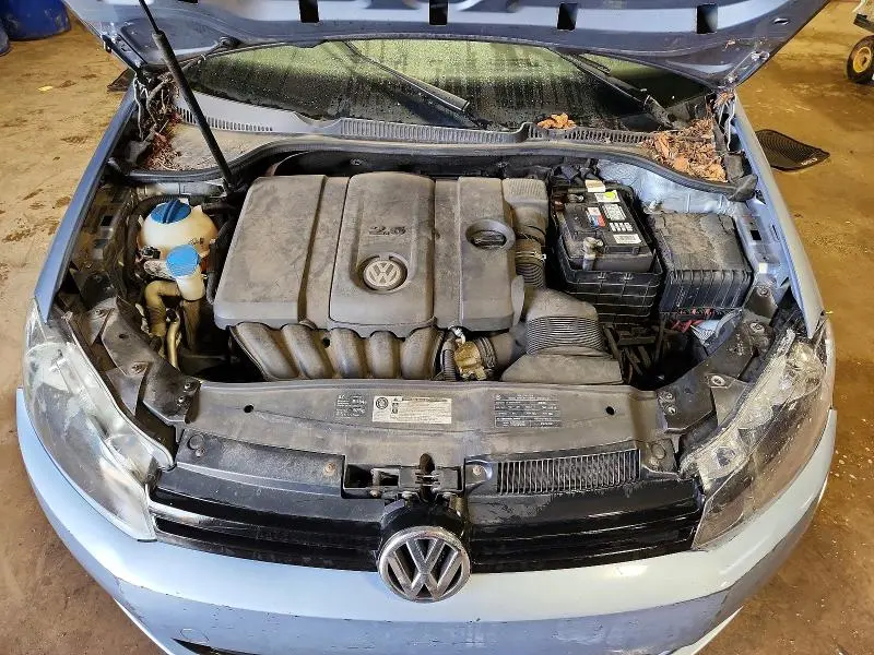 2011 VOLKSWAGEN GOLF   