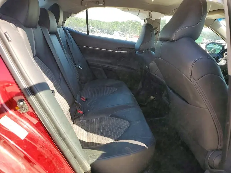 2018 TOYOTA CAMRY SE  