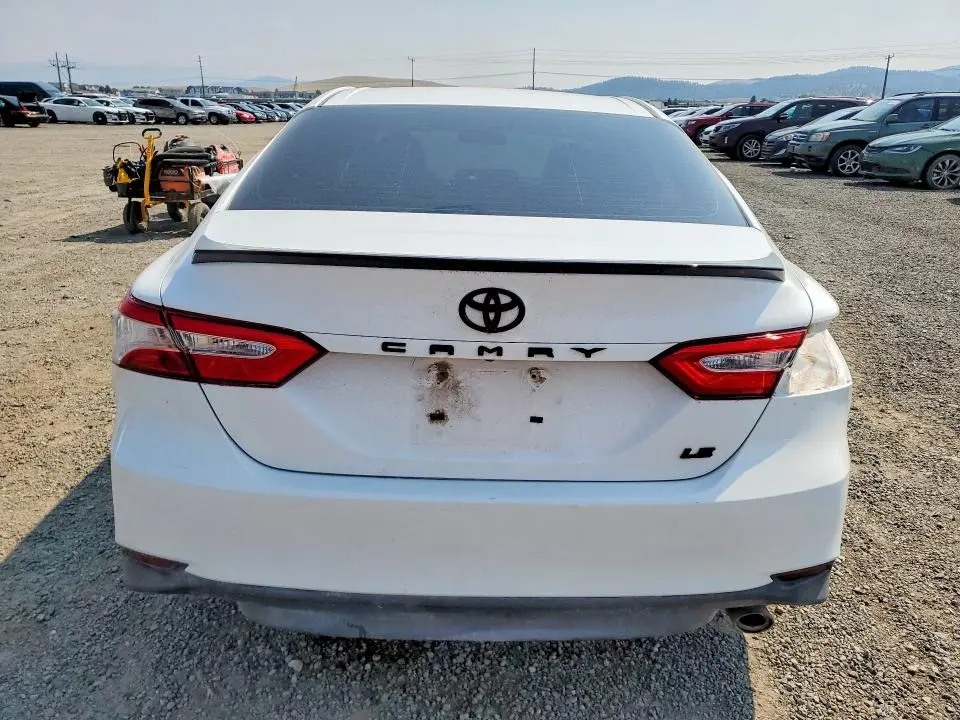 2018 TOYOTA CAMRY LE  