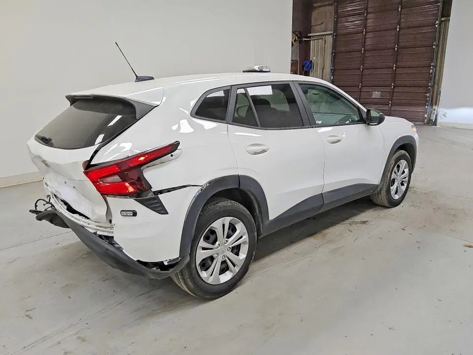 2025 CHEVROLET TRAX LS  