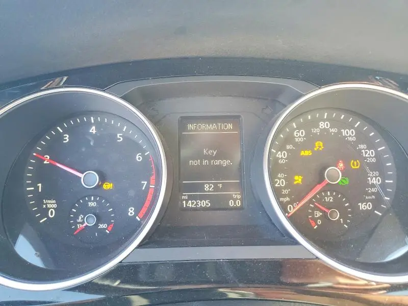 2016 VOLKSWAGEN JETTA SPORT  
