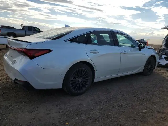 2019 TOYOTA AVALON XLE  