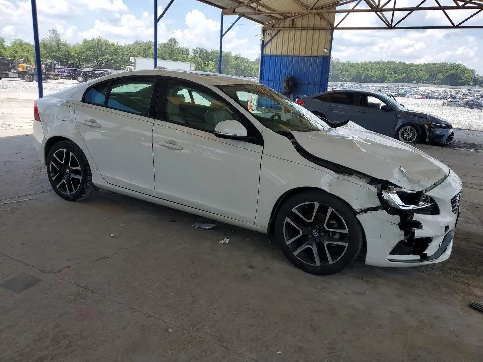 2017 VOLVO S60   