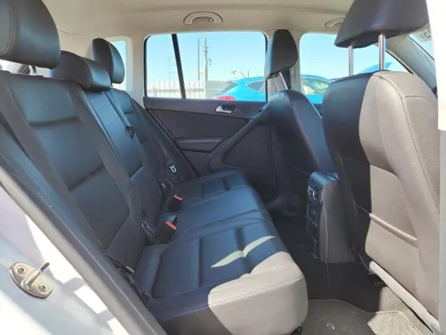 2016 VOLKSWAGEN TIGUAN S  