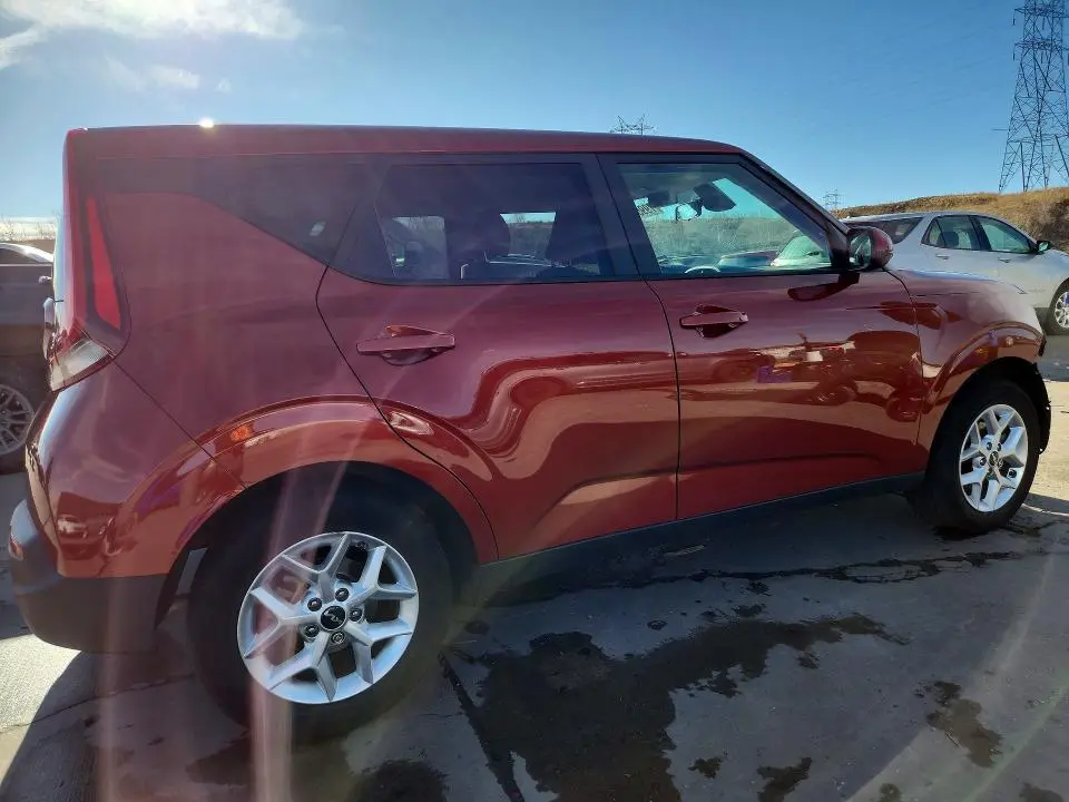 2022 KIA SOUL LX  