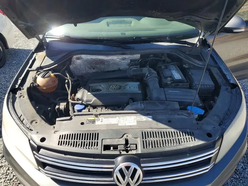 2013 VOLKSWAGEN TIGUAN S  